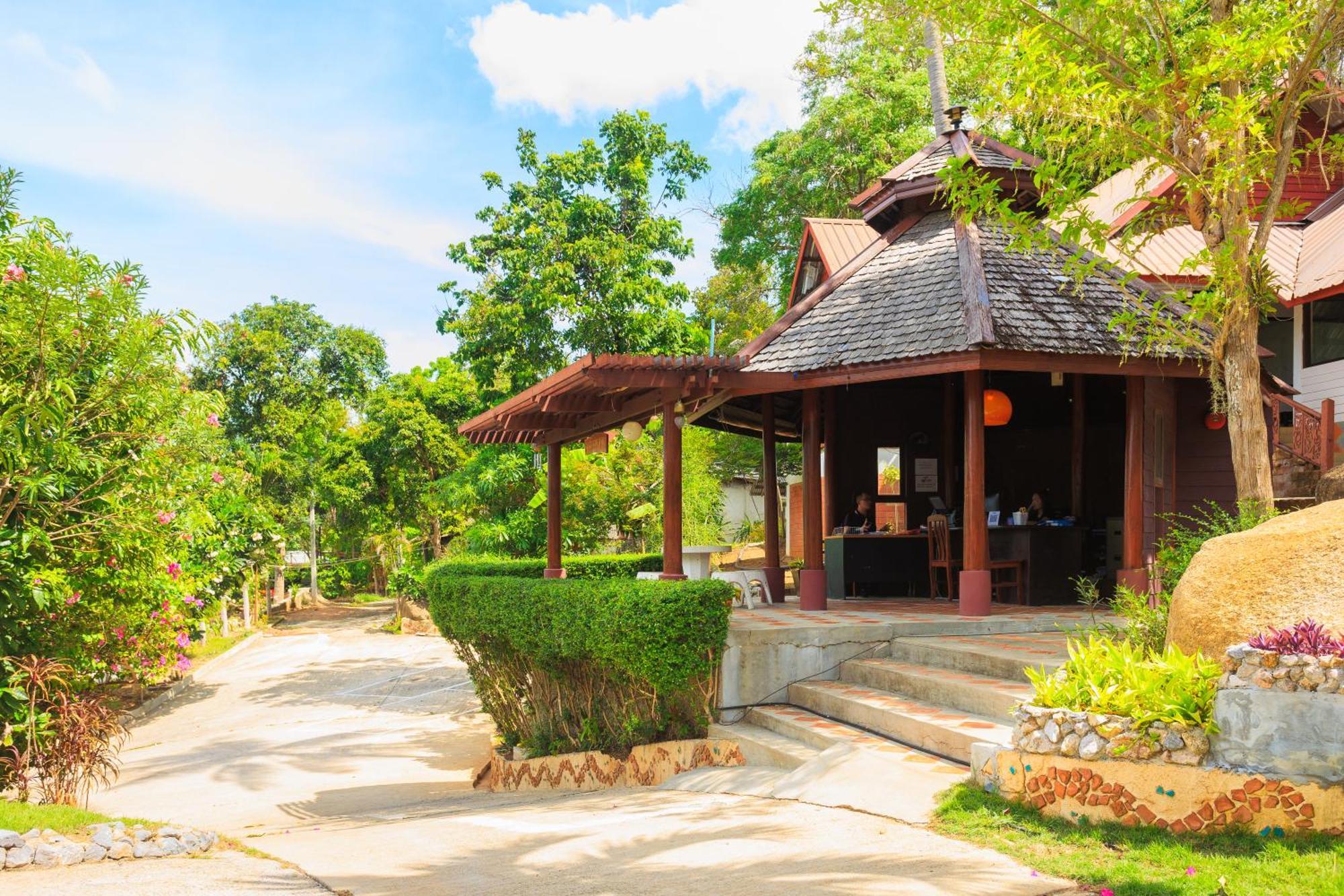 Samui Wooden Hill Apartment Lamai Beach  Bagian luar foto